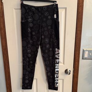 Avenger Women’s size‎ Medium Black Graphic Leggings